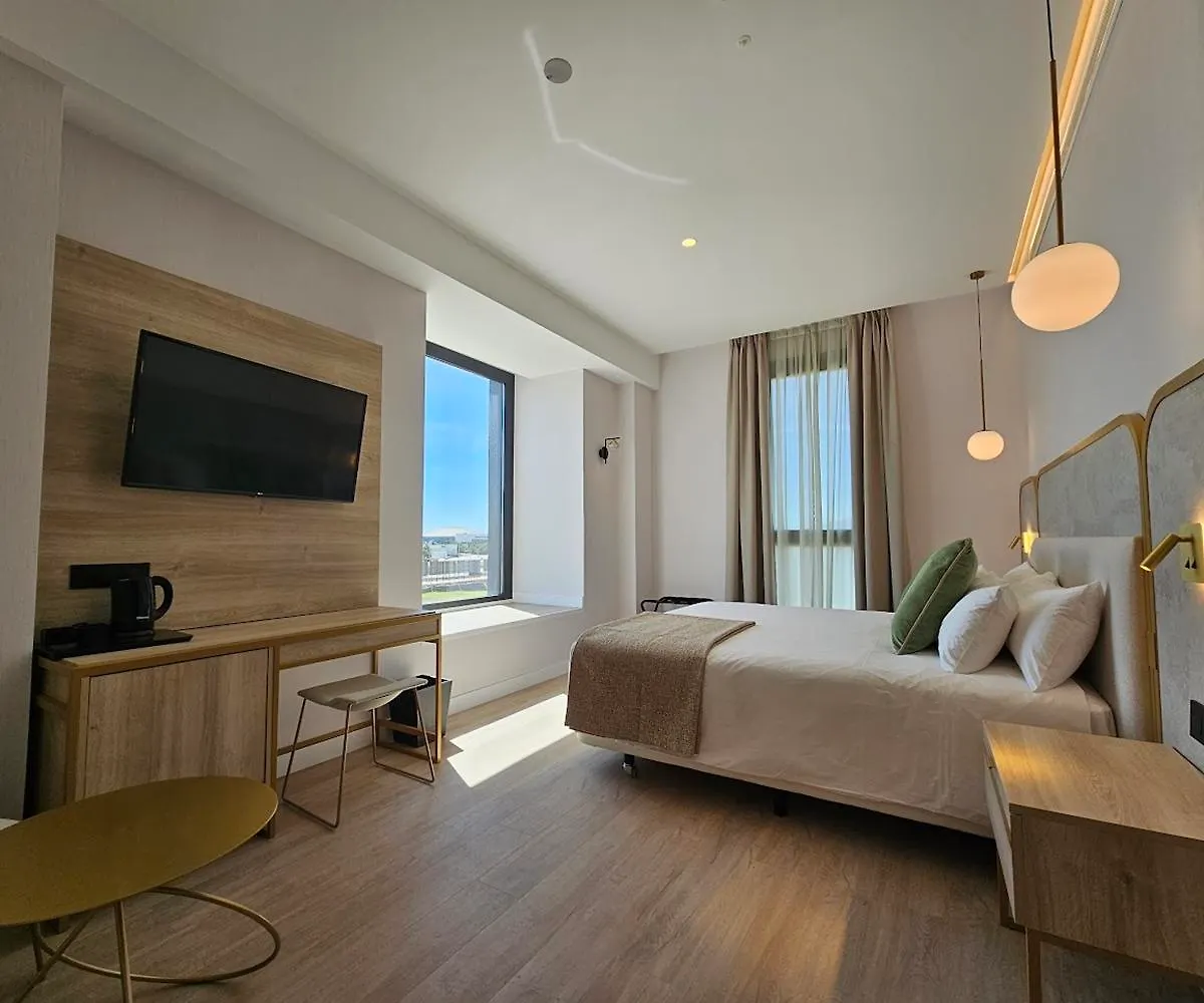 Hotel Malaga Vibes 3*,